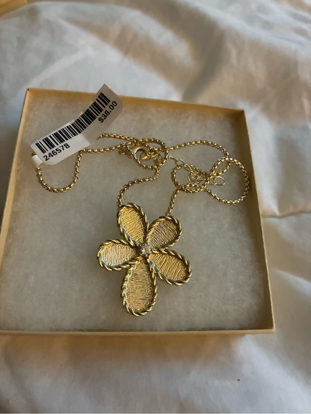 Gold Flower Pendant Necklace - Women Jewelry